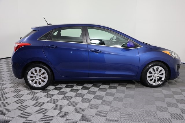 2016 Hyundai Elantra GT Base photo 9
