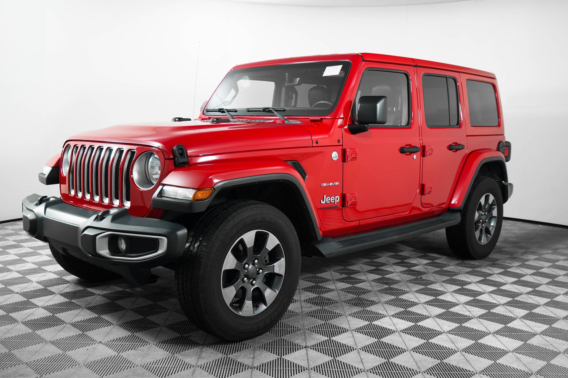 2018 Jeep Wrangler Unlimited Sahara photo 3