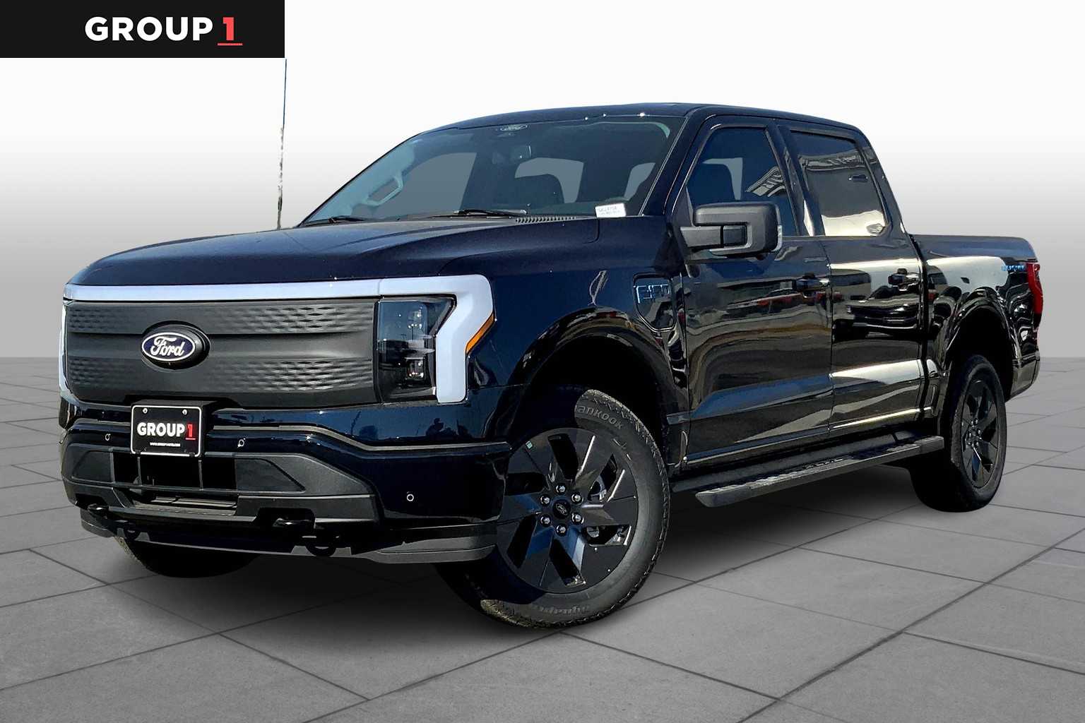 2025 Ford F-150 Lightning photo 2