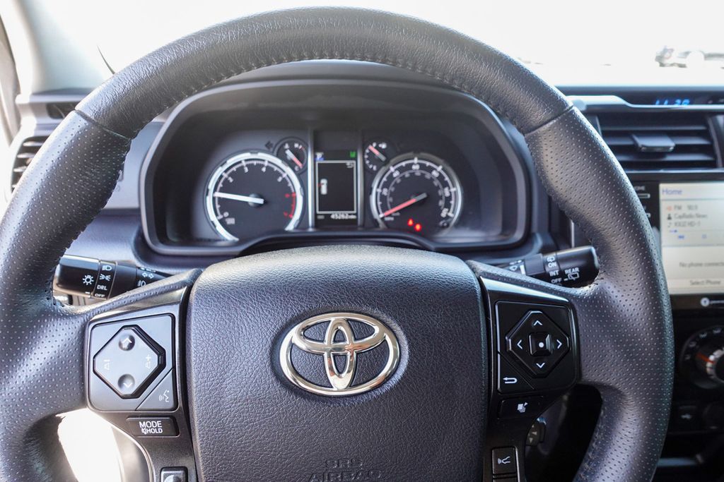 2020 Toyota 4Runner TRD Off-Road Premium photo 17