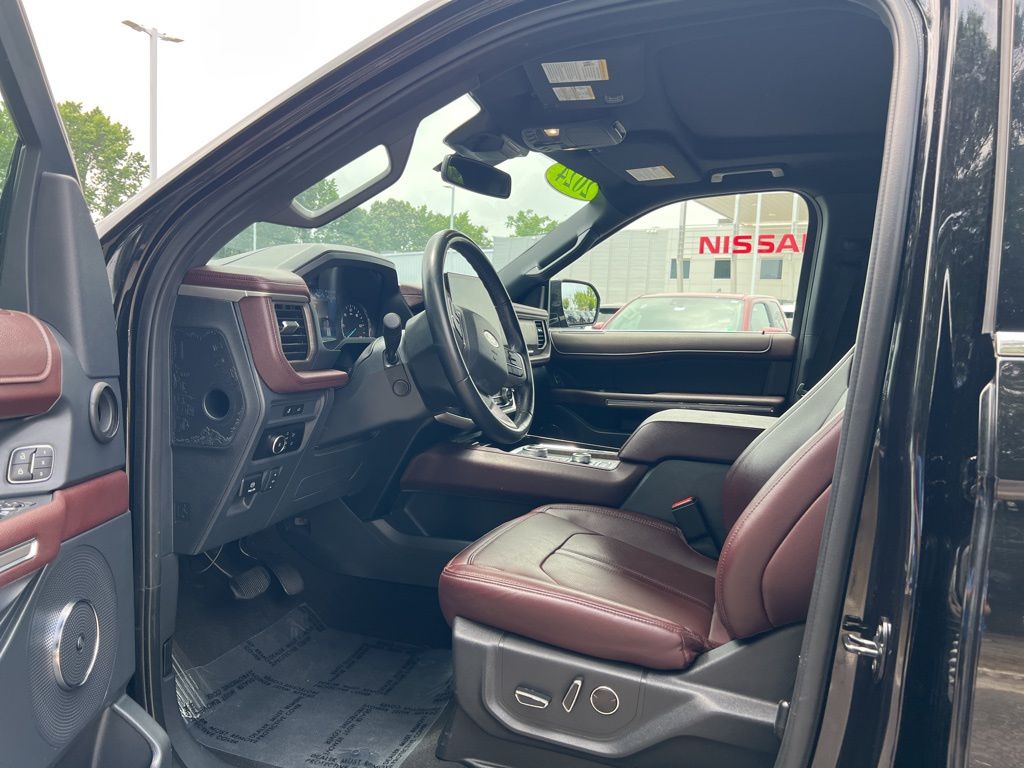 2024 Ford Expedition MAX Limited photo 2