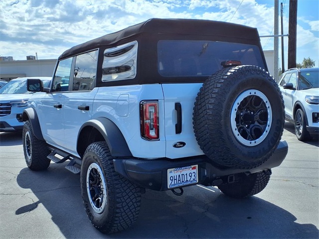 2023 Ford Bronco Badlands photo 3