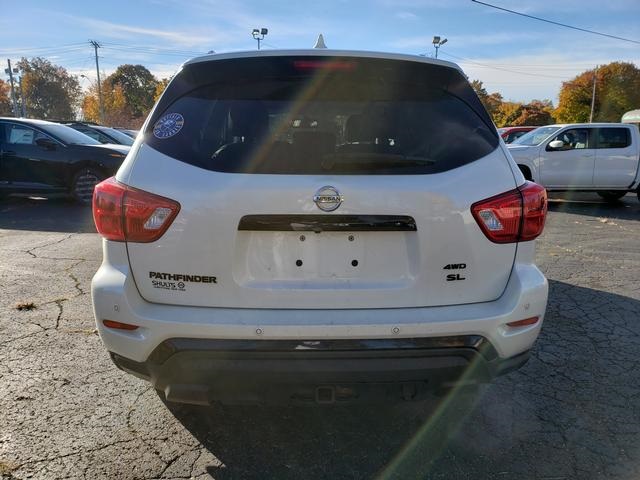 2019 Nissan Pathfinder SL photo 4