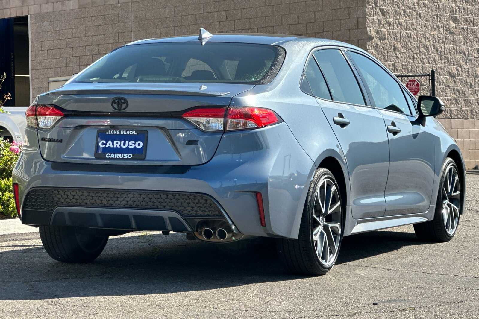 2022 Toyota Corolla SE photo 2
