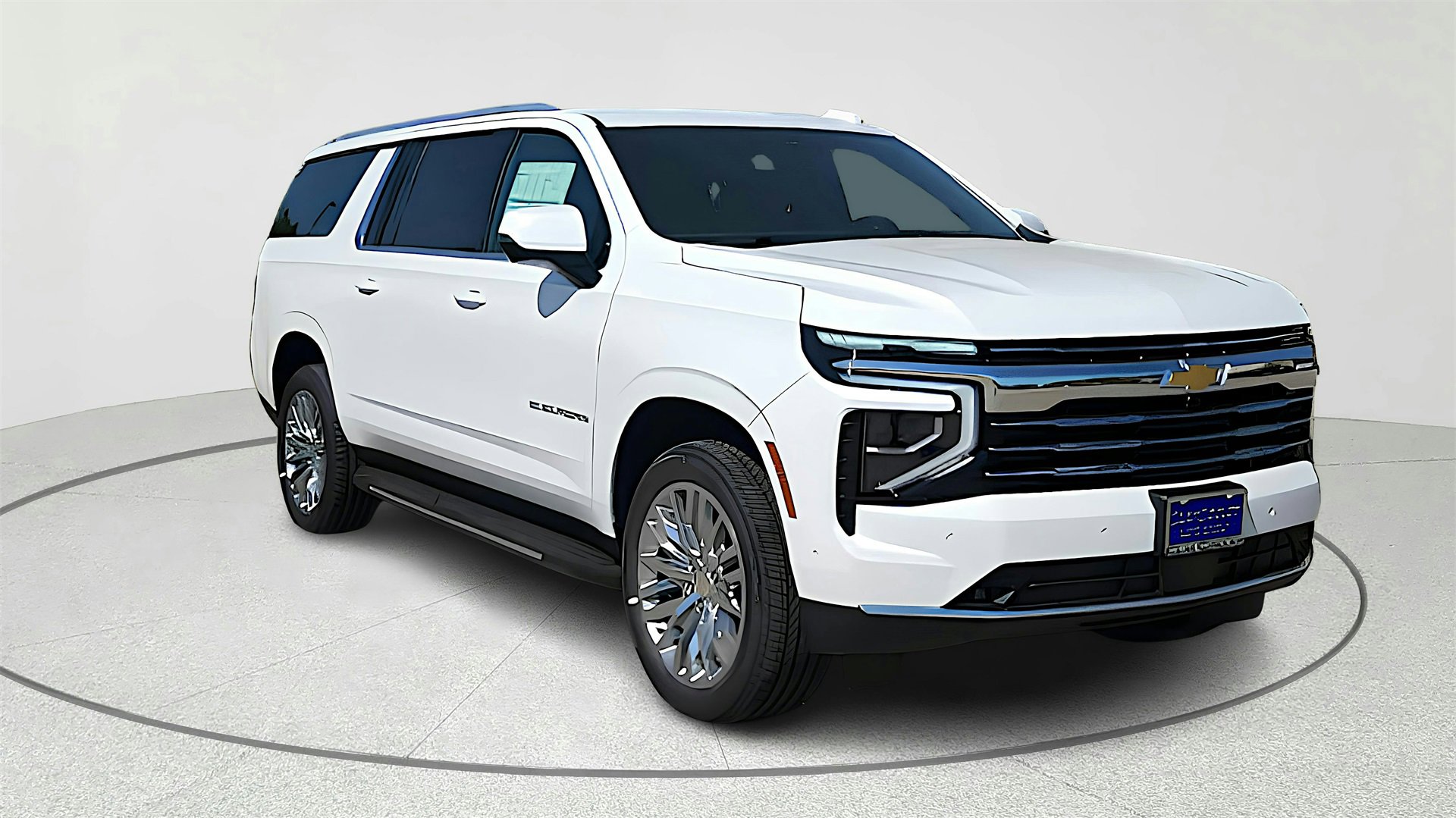 2026 Chevrolet Suburban LT's photo