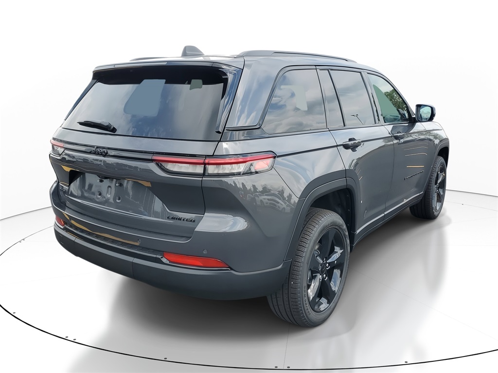 2025 Jeep Grand Cherokee Limited photo 4