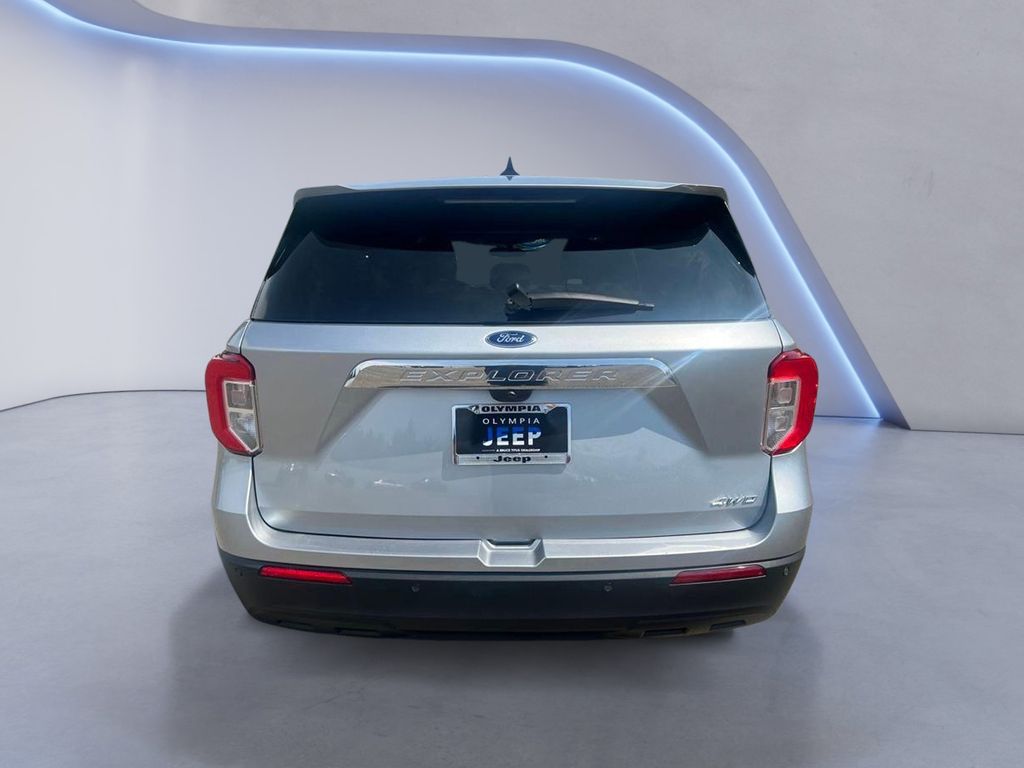 2023 Ford Explorer Base photo 3
