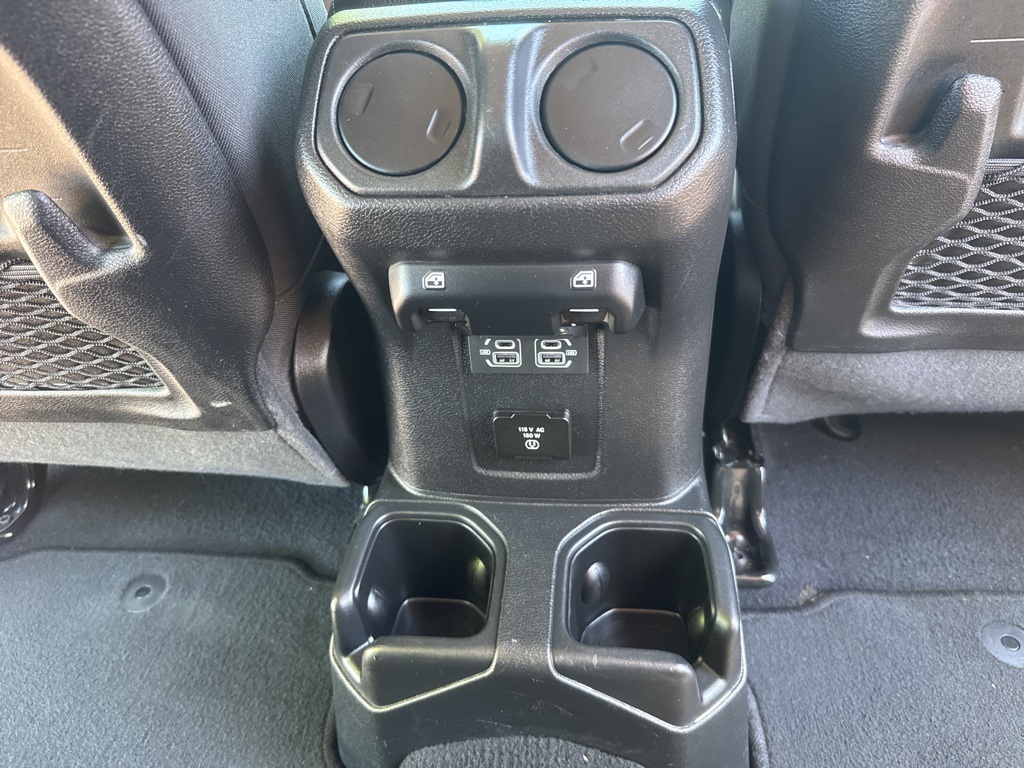 2022 Jeep Wrangler Unlimited Rubicon photo 32