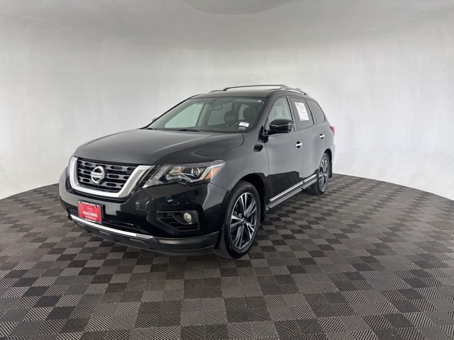 2019 Nissan Pathfinder Platinum photo 2