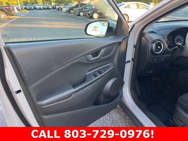2023 Hyundai Kona SEL photo 4