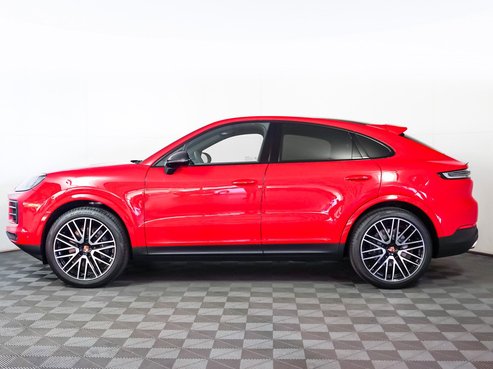 2025 Porsche Cayenne Coupe photo 2