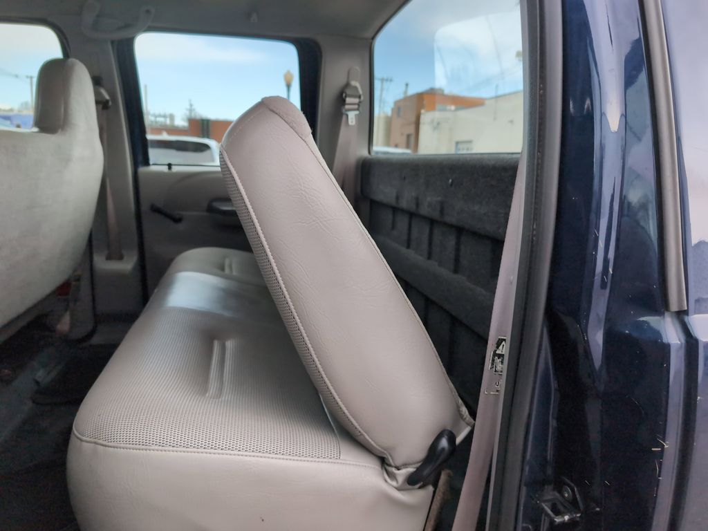 2001 Ford F-350 XL photo 21