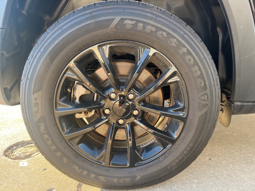 2023 Jeep Cherokee Altitude photo 4