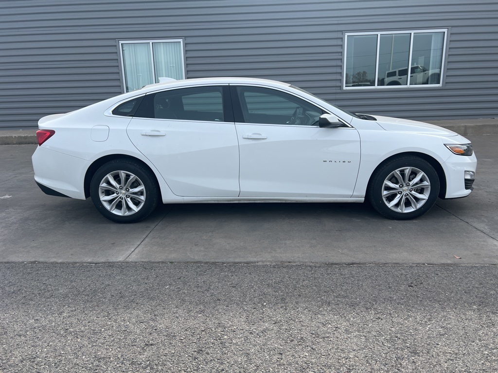 2024 Chevrolet Malibu 1LT photo 4