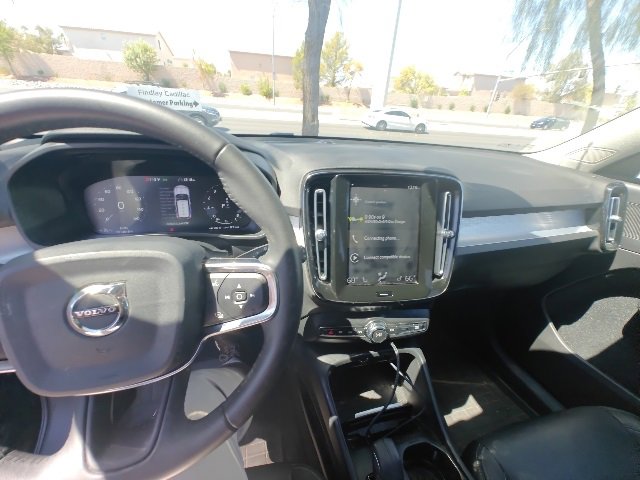 2021 Volvo XC40 Momentum photo 10