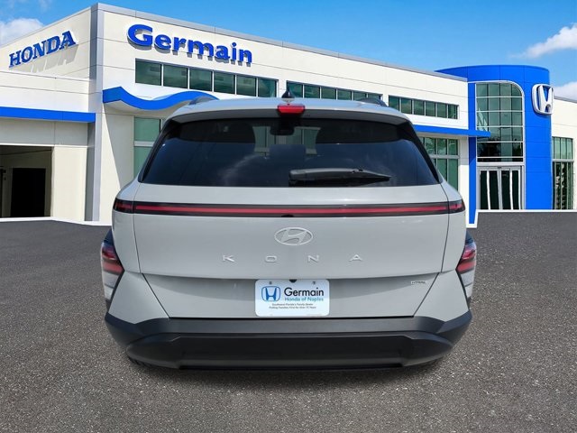 2024 Hyundai Kona SE photo 5