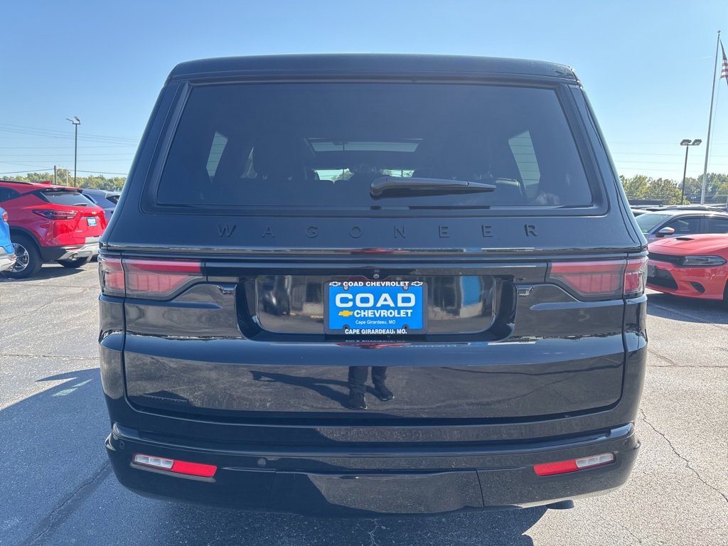 2023 Jeep Wagoneer Series III photo 3