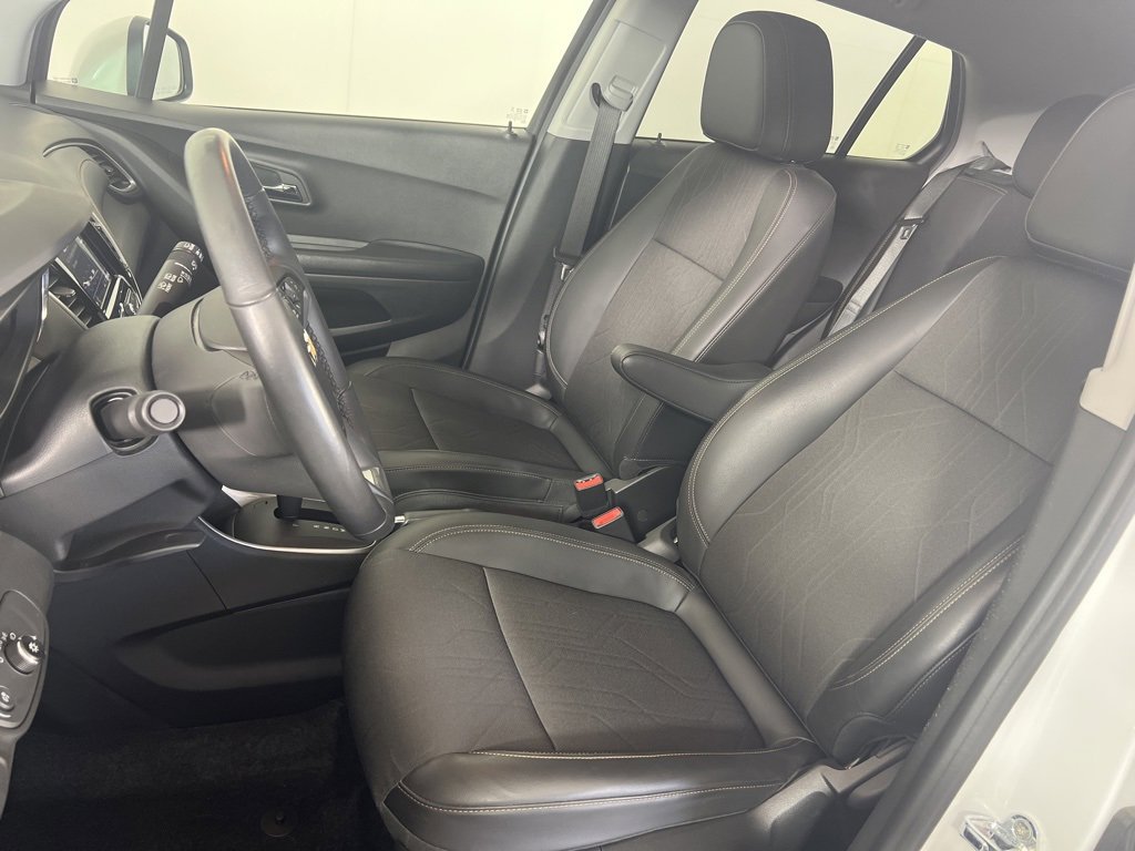 2022 Chevrolet Trax LT photo 3