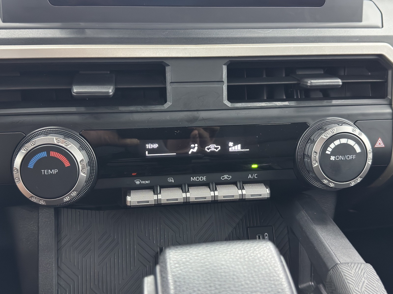 2024 Toyota Tacoma SR XtraCab photo 31