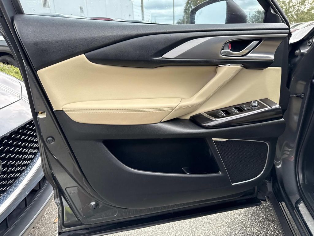 2019 Mazda CX-9 Grand Touring photo 17