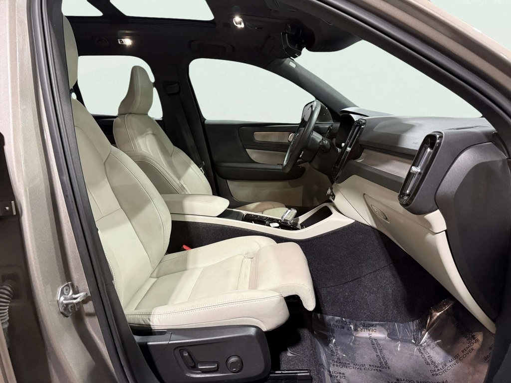 2020 Volvo XC40 T5 Inscription AWD photo 22