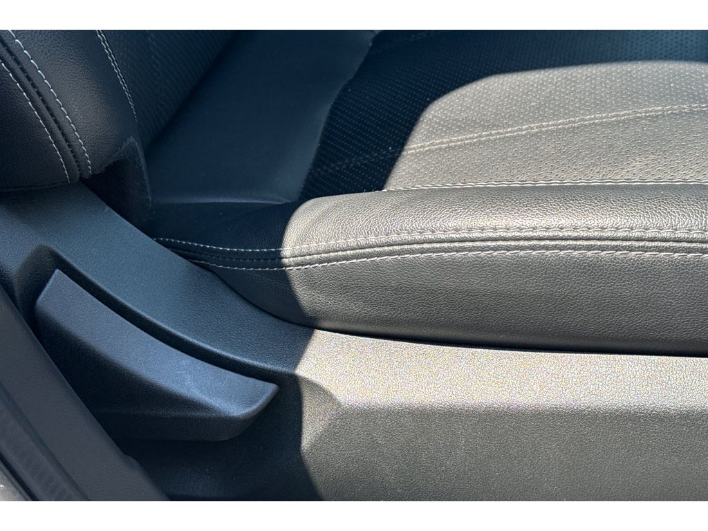 2022 Subaru Forester Limited photo 22