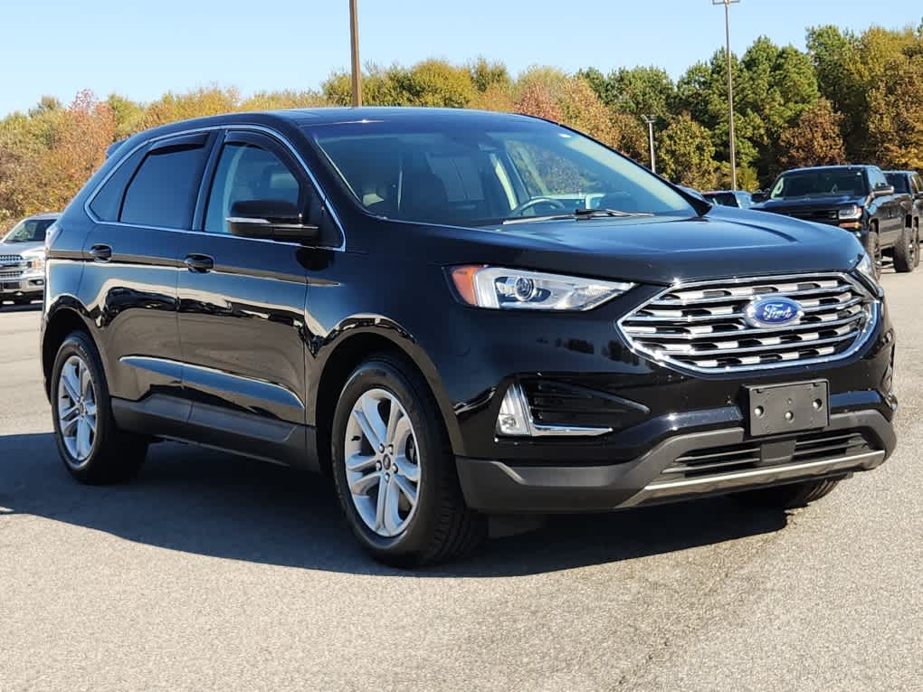 2020 Ford Edge SEL photo 2