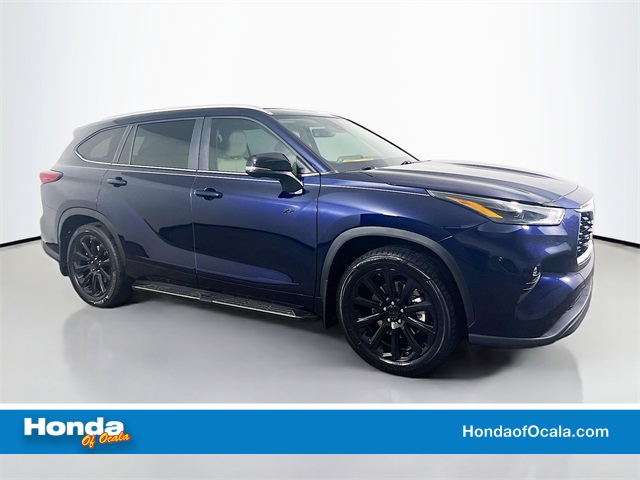 2023 Toyota Highlander XLE's photo