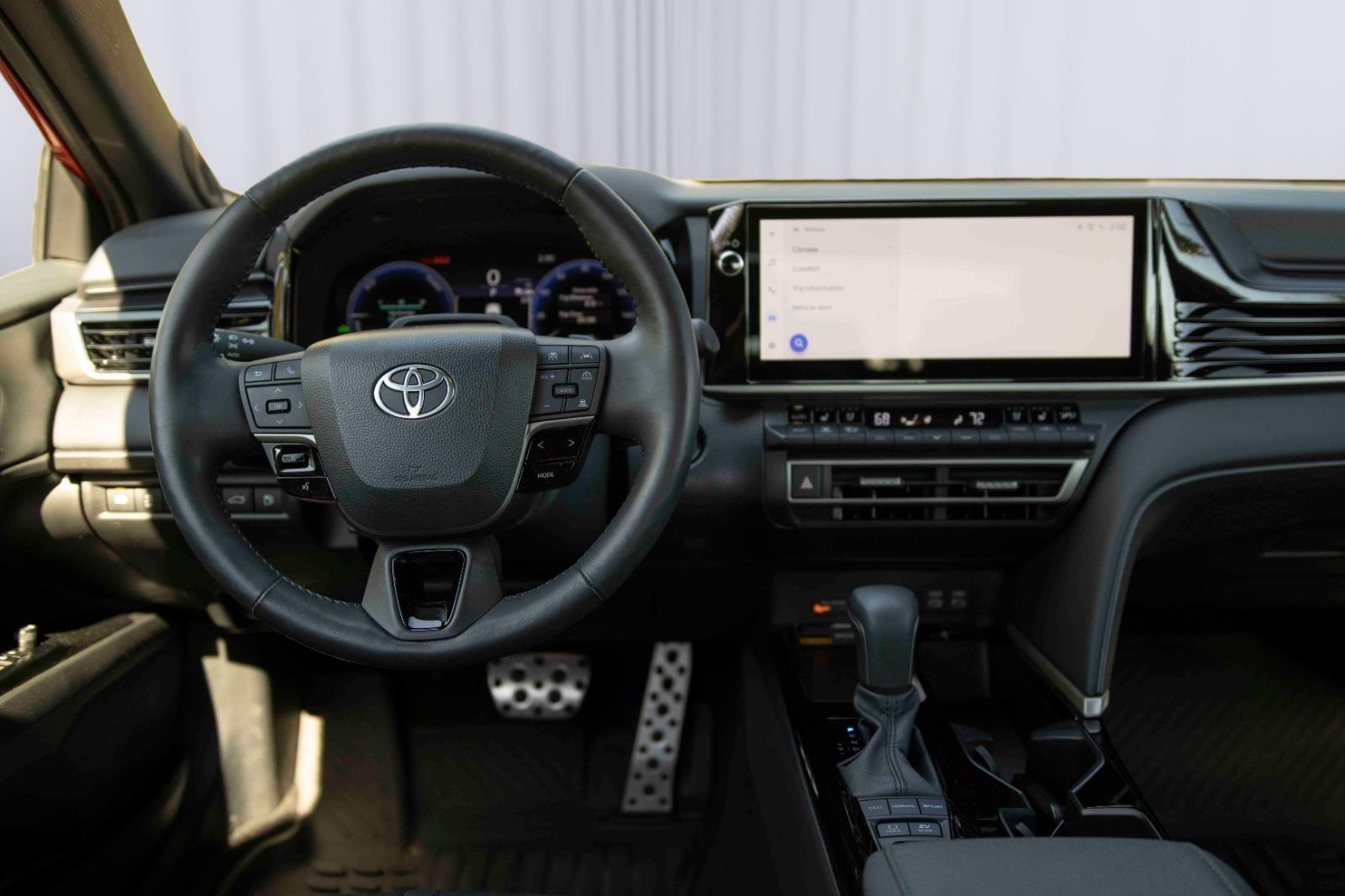 2025 Toyota Camry LE photo 3