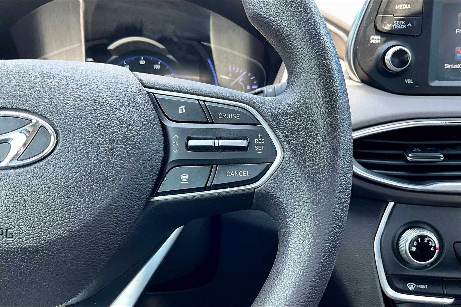 2020 Hyundai Santa Fe SEL photo 16