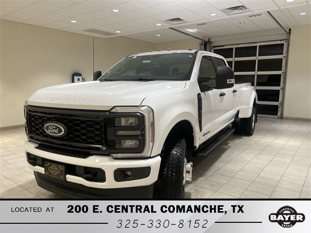 2026 Ford F-350 Super Duty XL's photo