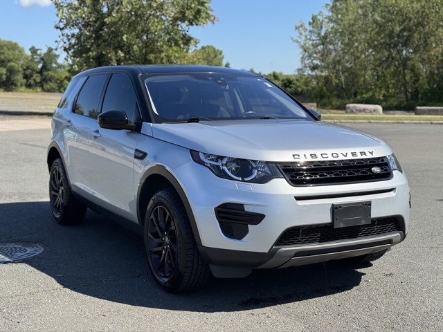2017 Land Rover Discovery Sport SE photo 7