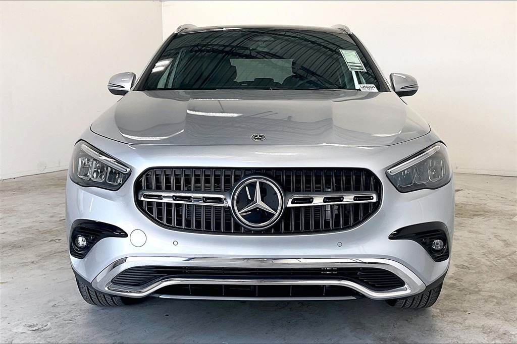 2025 Mercedes Benz GLA 250 4MATIC photo 2
