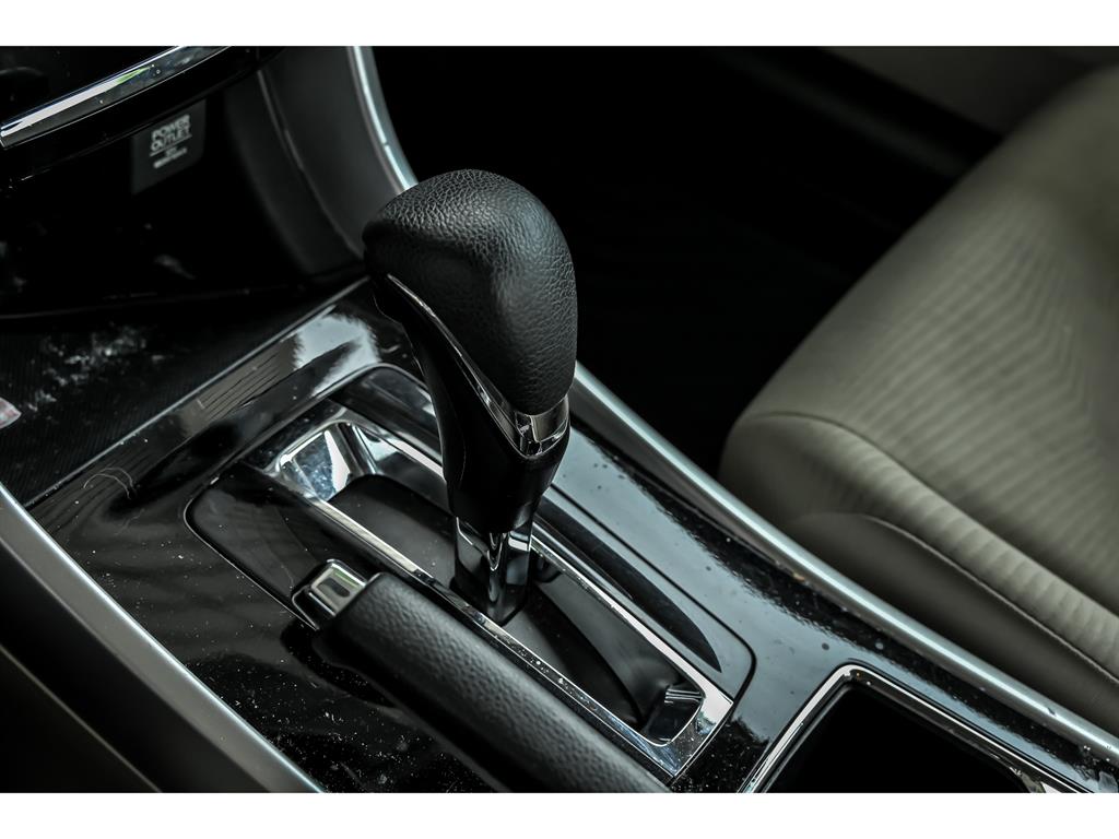 2016 Honda Accord LX photo 18