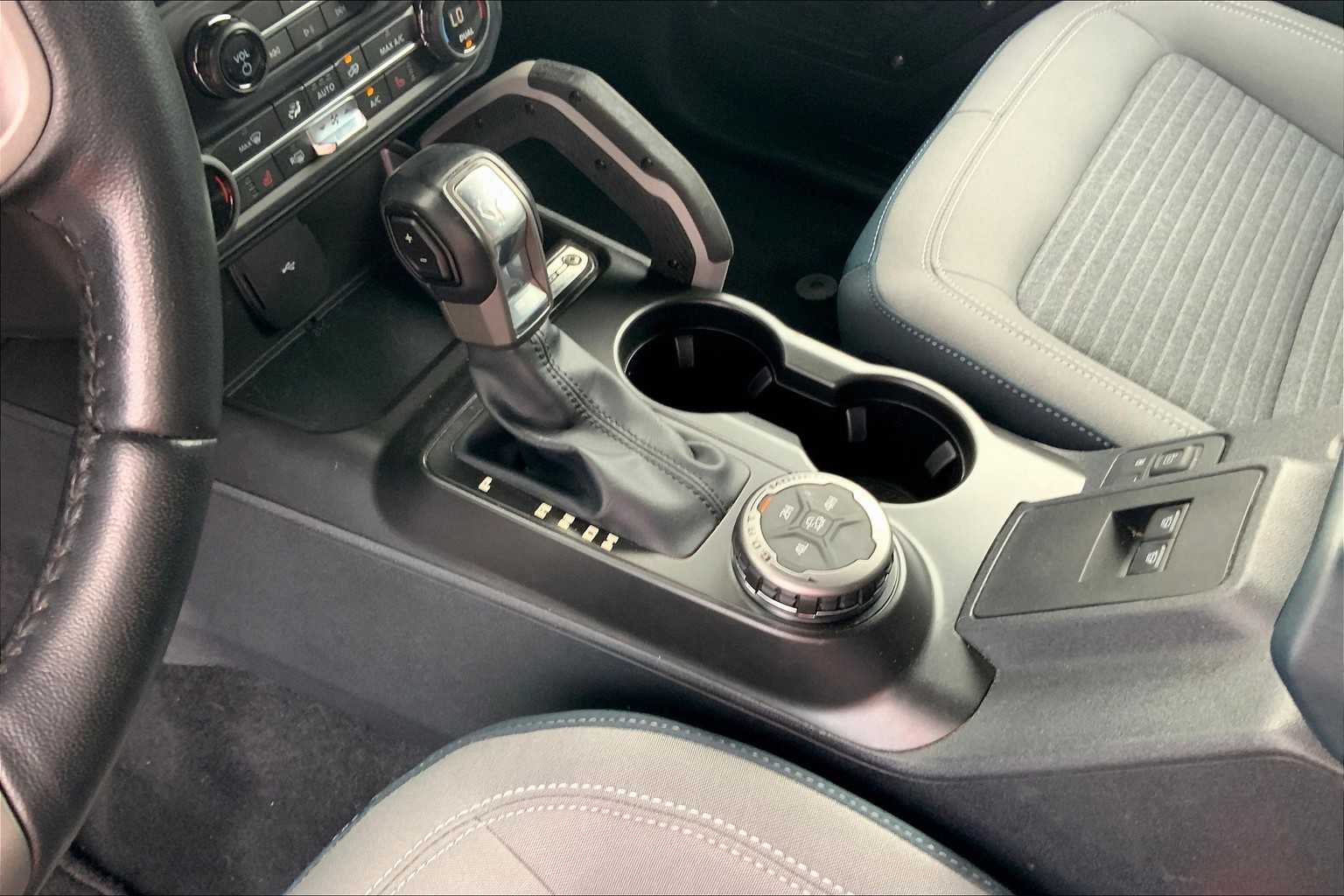 2021 Ford Bronco Outer Banks photo 14