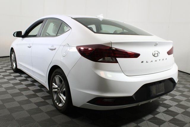 2020 Hyundai Elantra Value Edition photo 3