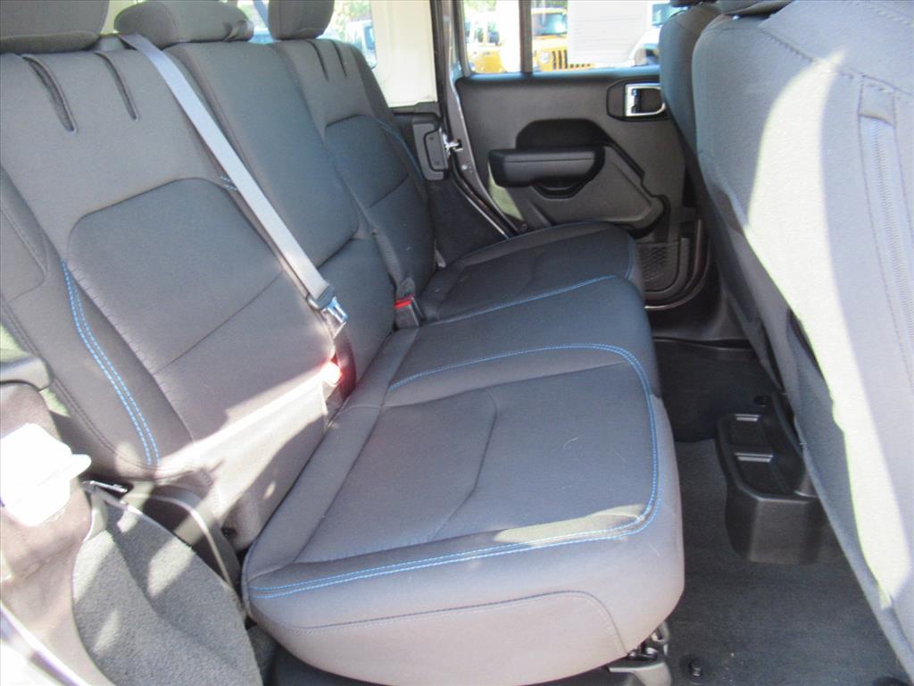 2023 Jeep Wrangler Rubicon 4xe photo 13