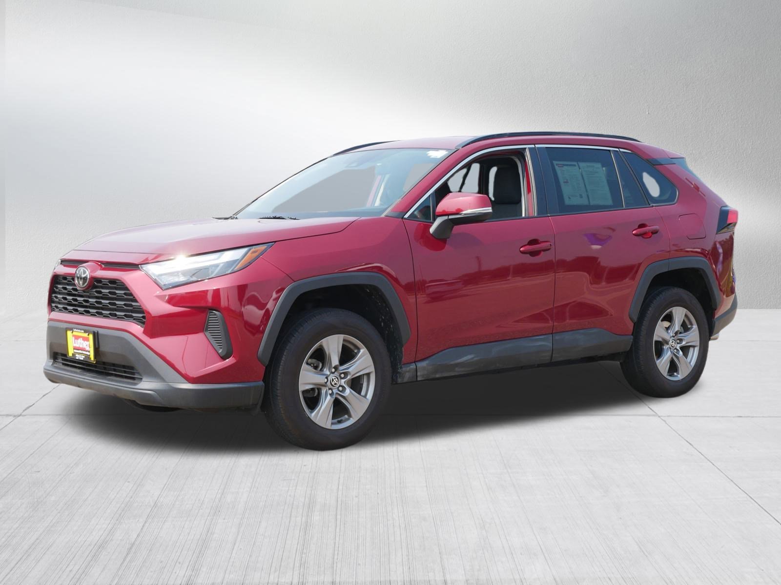 2022 Toyota RAV4 XLE photo 3