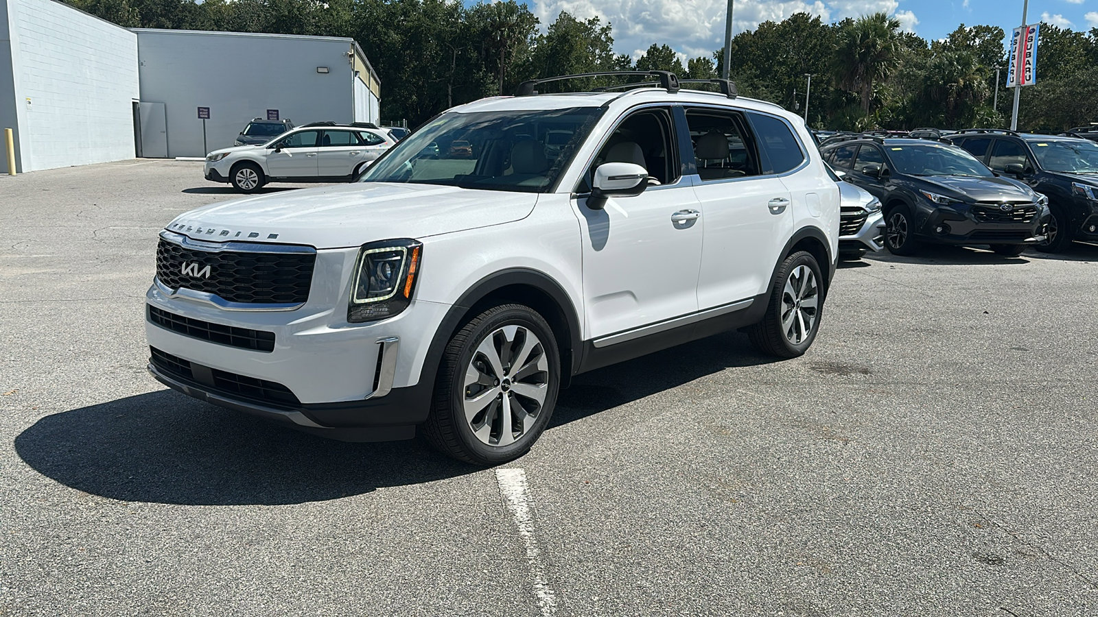 2022 Kia Telluride S photo 2