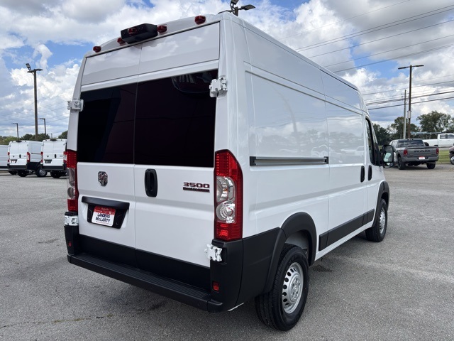 2026 Ram ProMaster 3500 photo 4