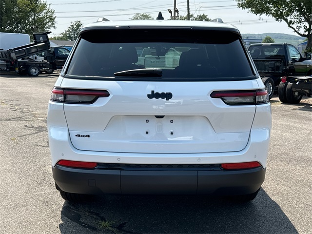 2025 Jeep Grand Cherokee Altitude X photo 3