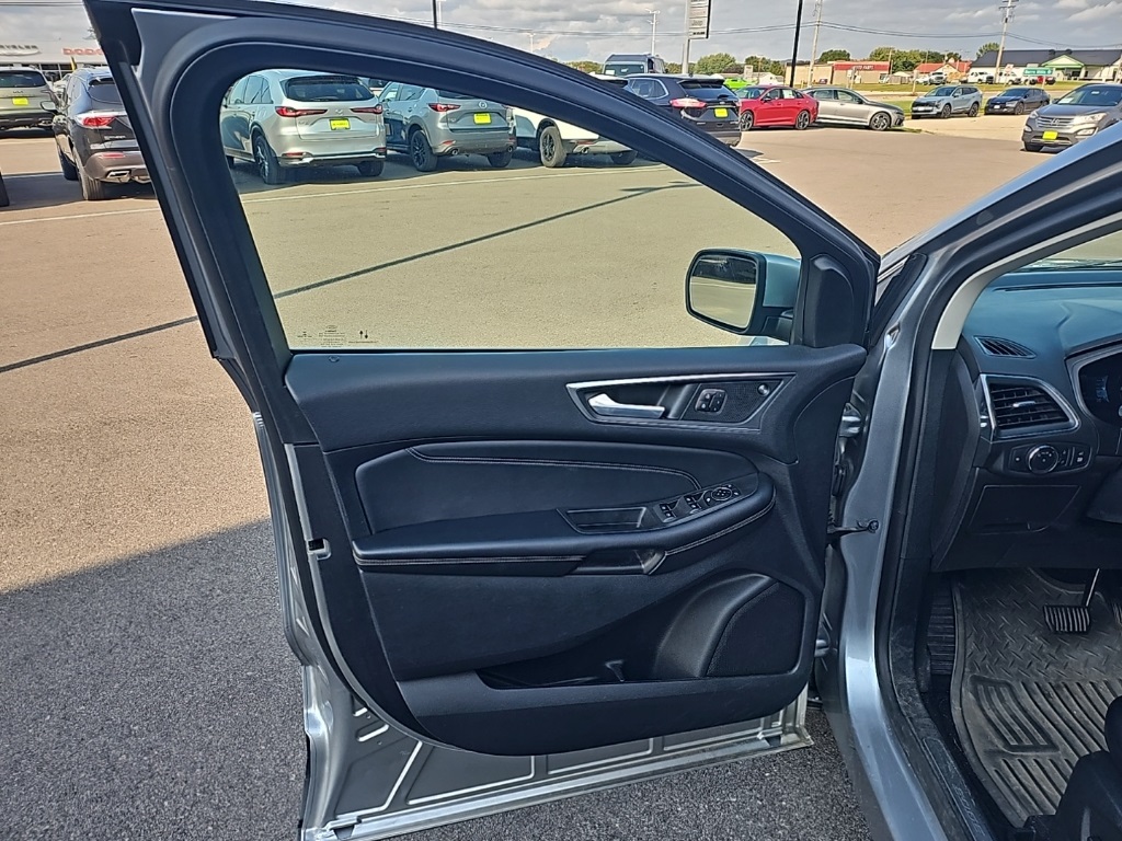 2022 Ford Edge Titanium photo 15