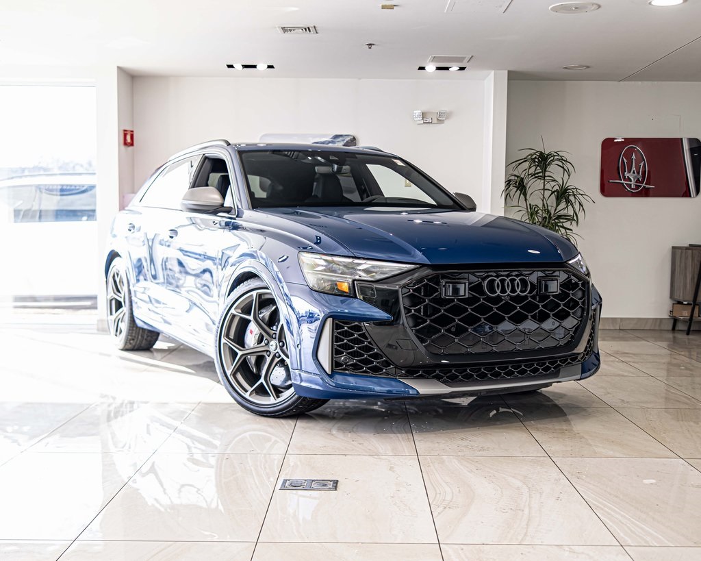 2025 AUDI RS Q8 - Image 5