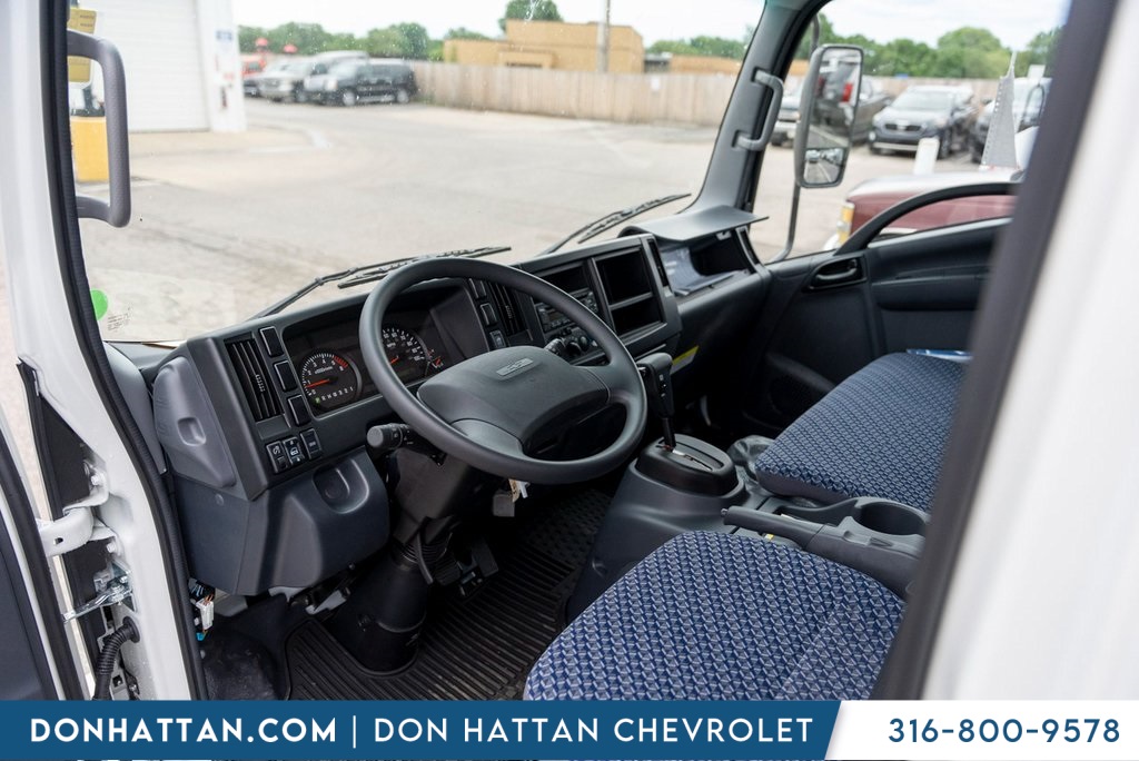 2025 Chevrolet Silverado photo 4