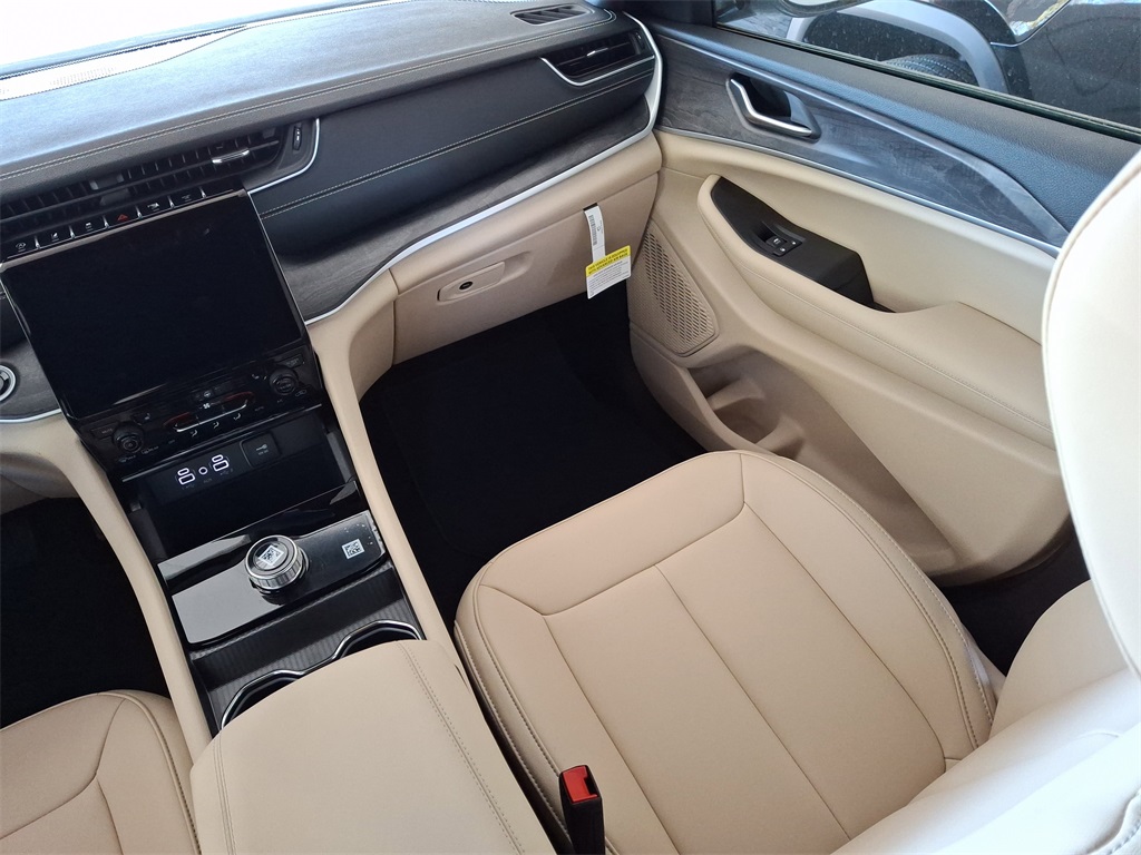 2025 Jeep Grand Cherokee Limited photo 16