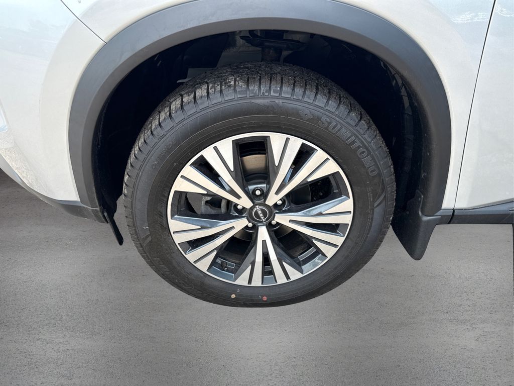 2022 Nissan Rogue SV photo 12