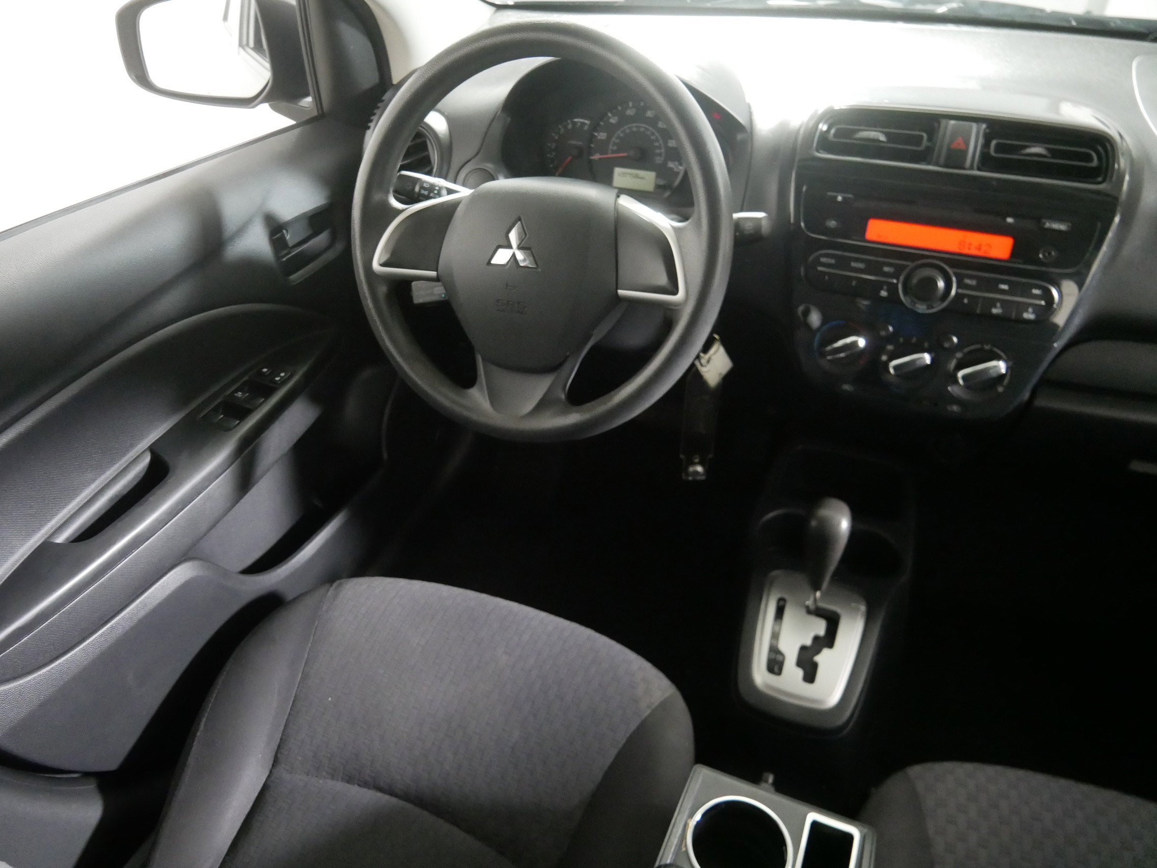 2017 Mitsubishi Mirage ES photo 9