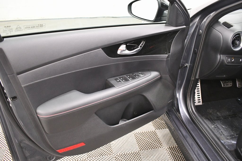 2023 Kia Forte GT photo 12