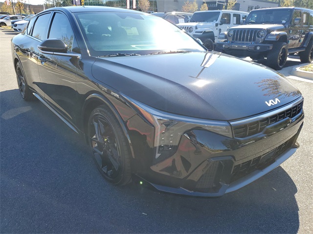 2025 Kia K4 GT-Line Turbo photo 3