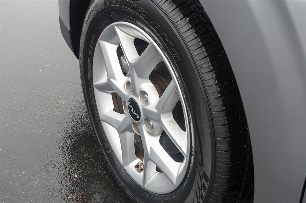 2024 Kia Soul LX photo 3